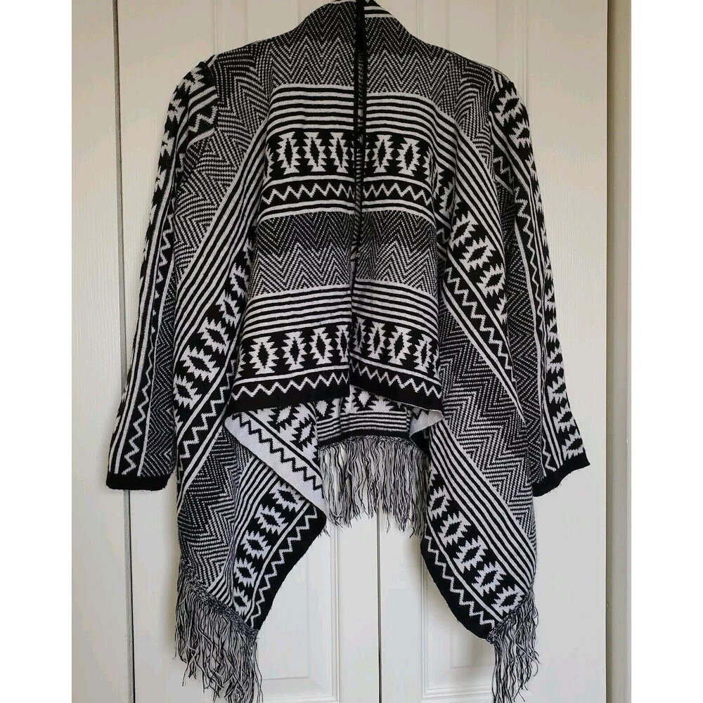 Aztec Black n White Theme Cardigan Sweater Fringe Size 12 Long Sleeve Casual